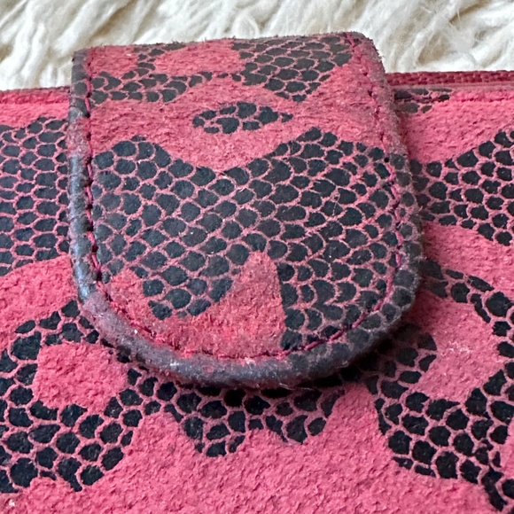 Women's Bifold Wallet in genuine pink and black Snakeskin - Picture 14 of 15